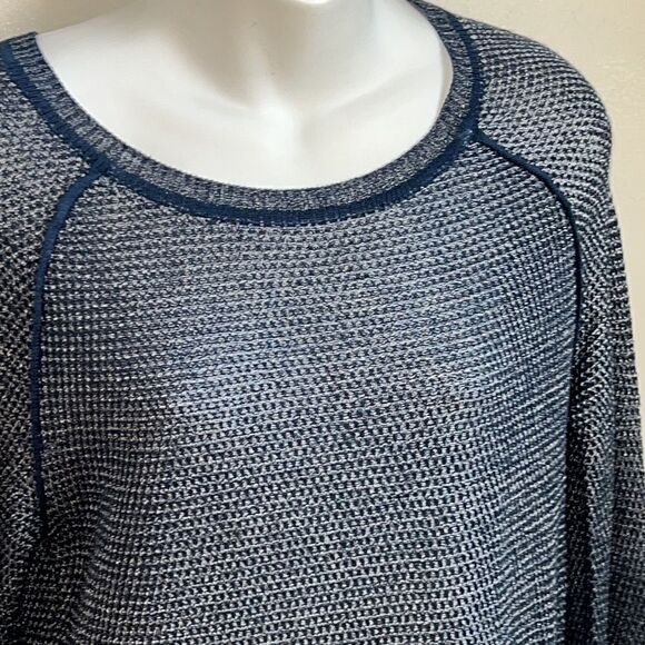 VINCE. Navy Blue Metallic Mesh Knit Sweater-S - Picture 4 of 9